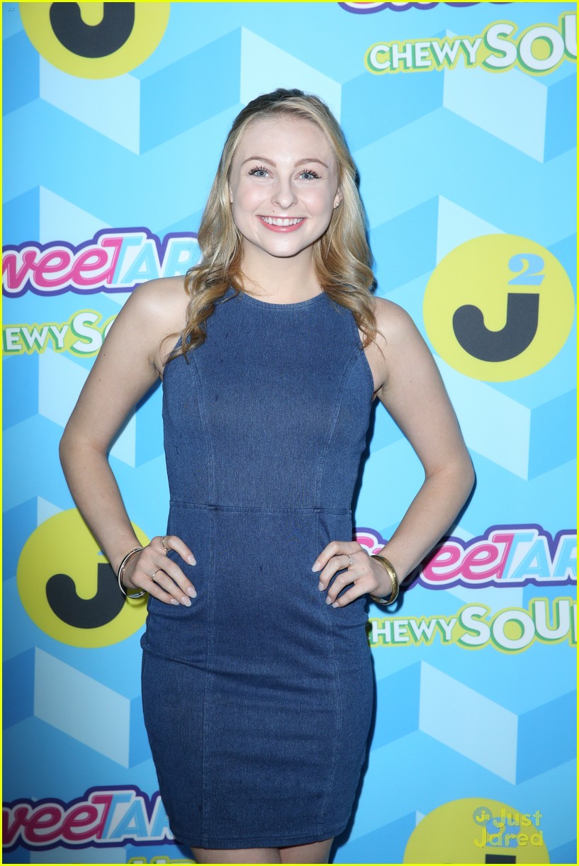 dove cameron sofia carson just jared summer bash presented by sweetarts 26