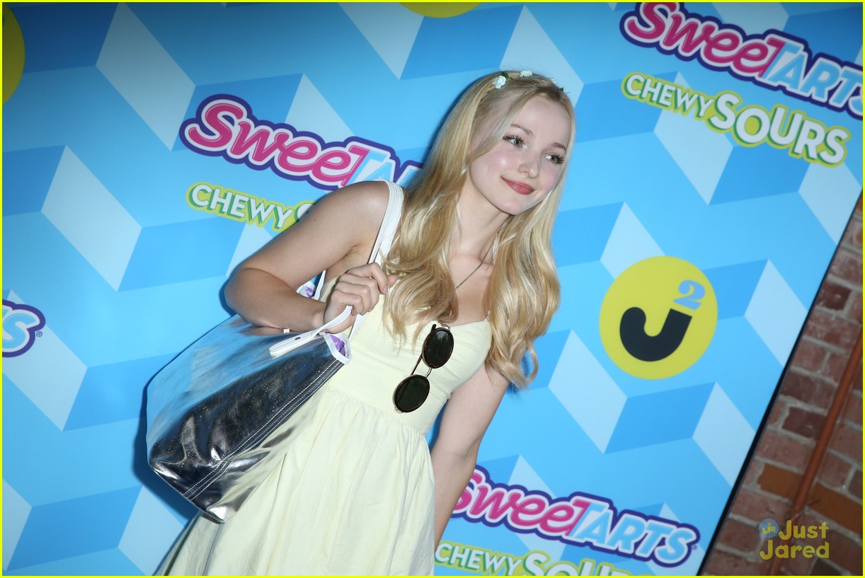 dove cameron sofia carson just jared summer bash presented by sweetarts 30