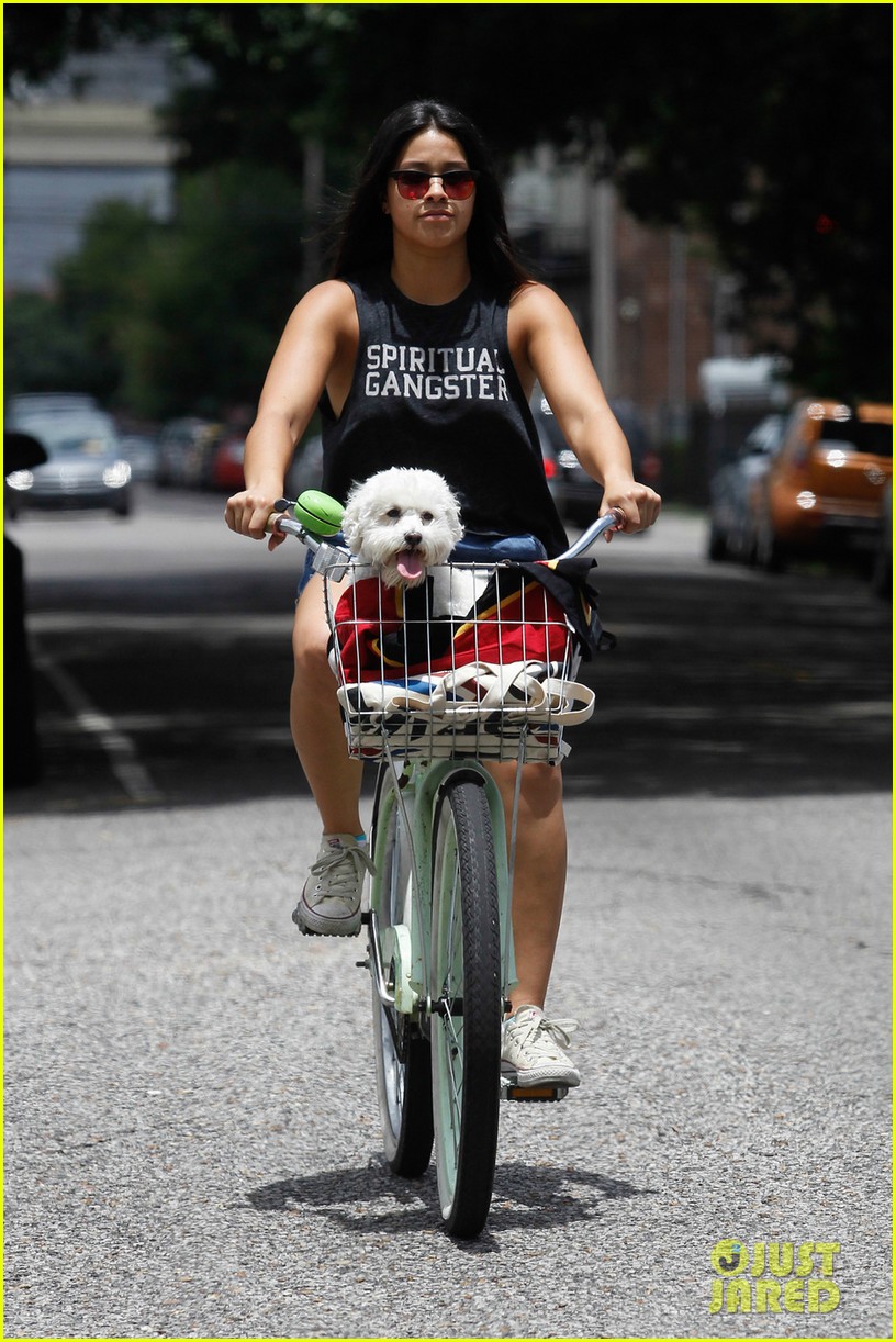 gina rodriguez bike ride dog new orleans 03
