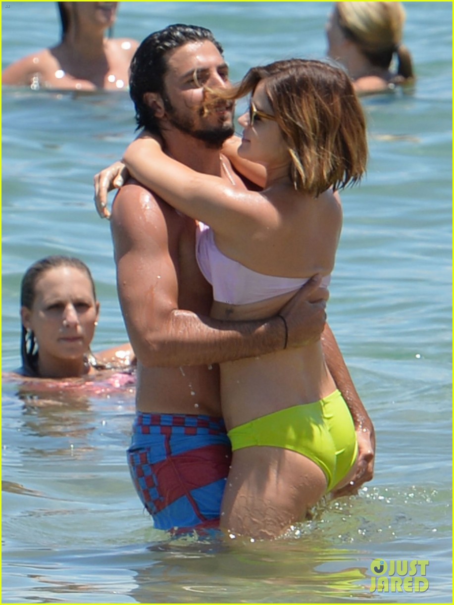 lucy hale anthony kalabretta pack on the pda during romantic hawaii 03