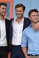 chris hemsworth gets his brothers support at vacation premiere 04