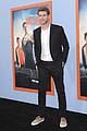 chris hemsworth gets his brothers support at vacation premiere 28