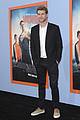 chris hemsworth gets his brothers support at vacation premiere 29