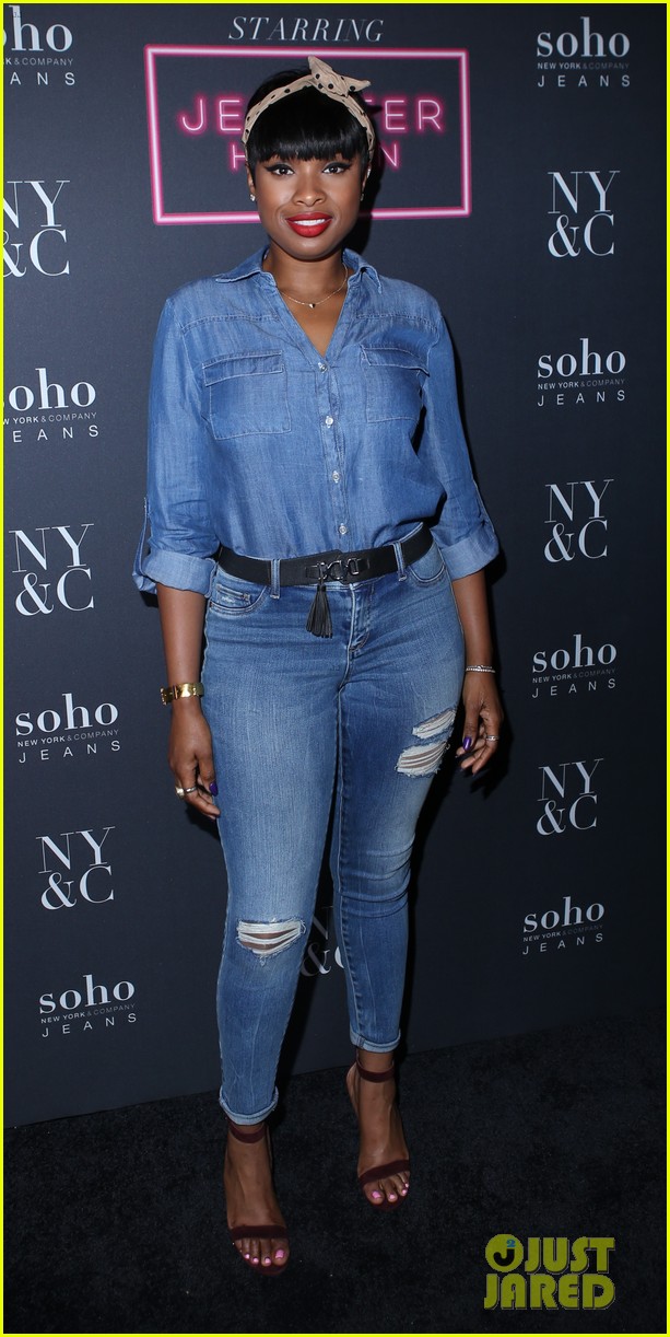 jennifer hudson gets support from danielle brooks at new york company 03