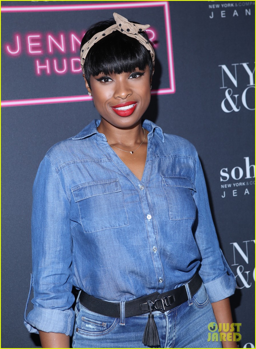 jennifer hudson gets support from danielle brooks at new york company 07