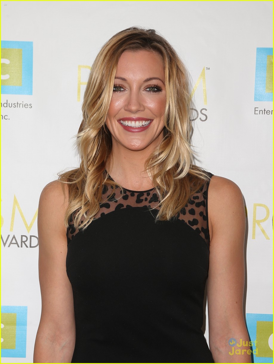 katie cassidy prism awards los angeles win 09
