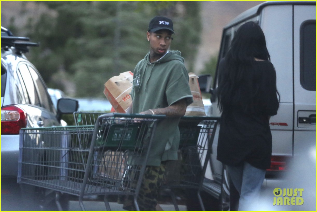 kylie jenner tyga groceries fourth july 19