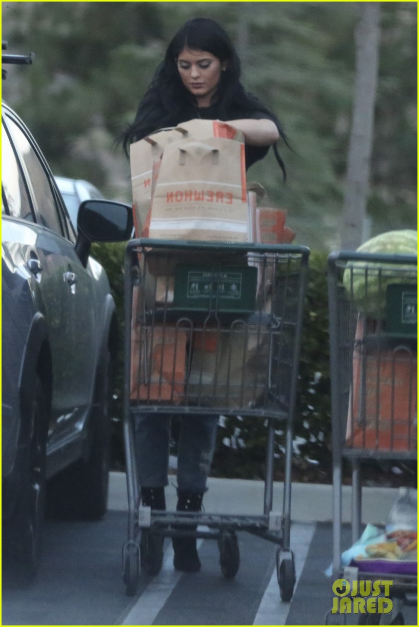 kylie jenner tyga groceries fourth july 20
