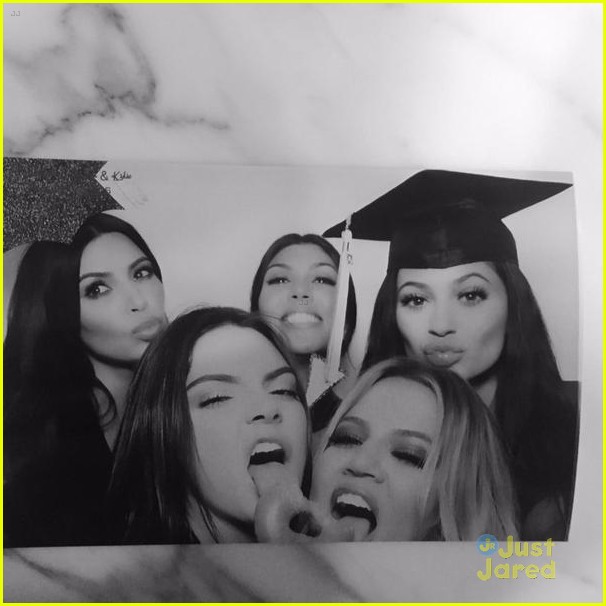 kendall kylie jenners graduation party 01