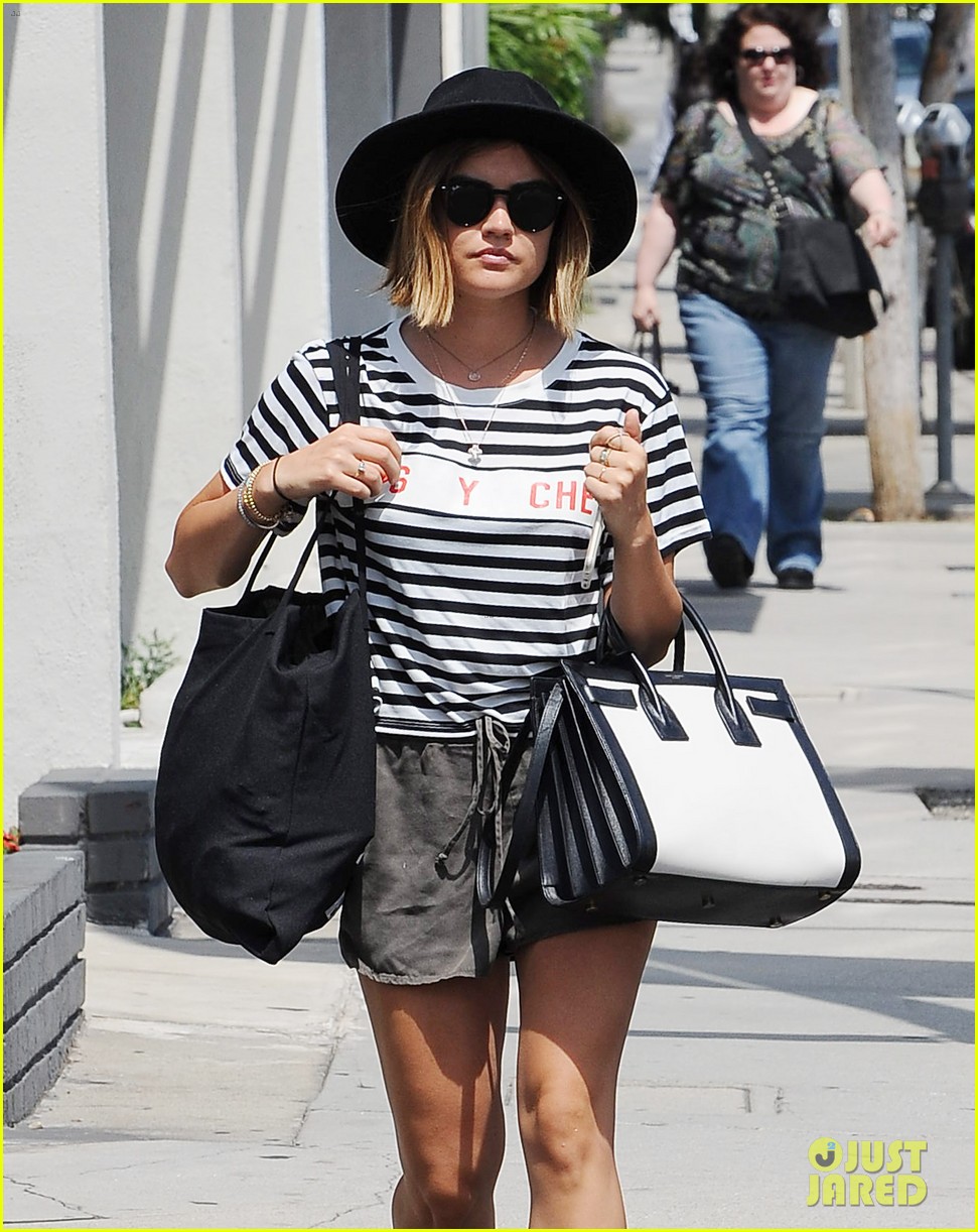 lucy hale shopping after hawaii trip 15