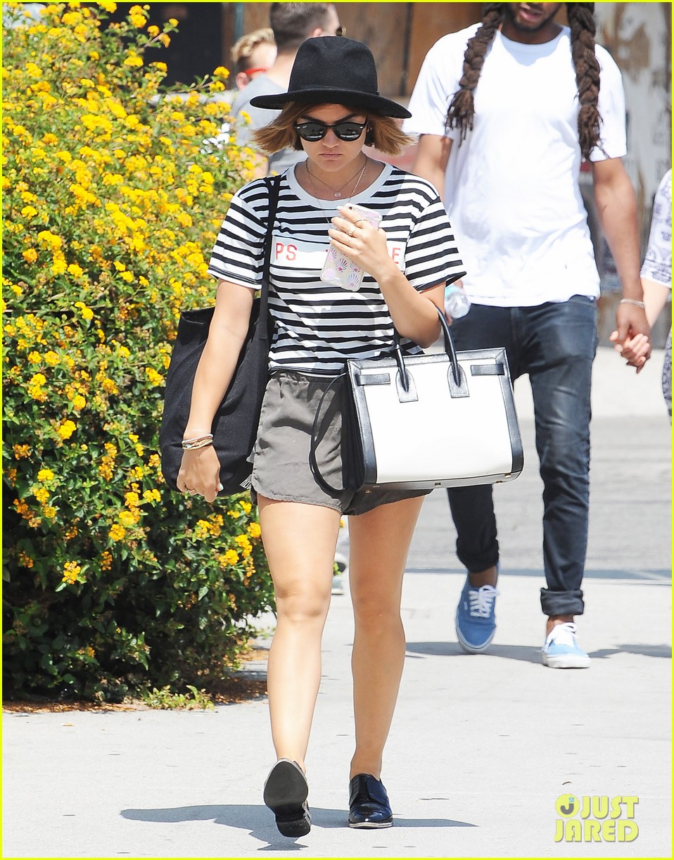 lucy hale shopping after hawaii trip 18