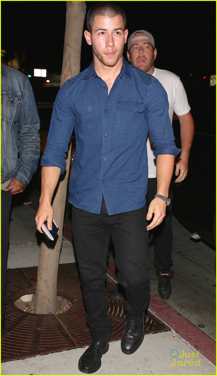 nick jonas reach out gay fans bootsy bellows 01