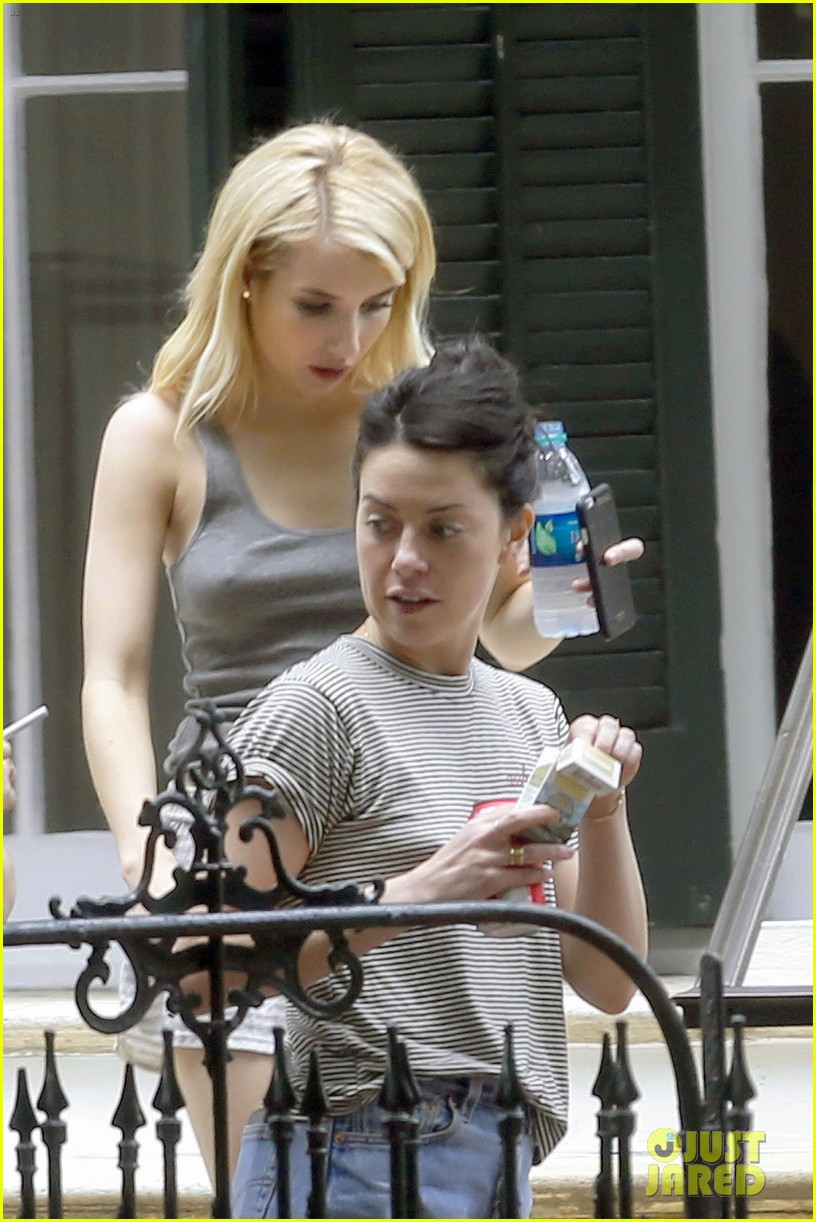 emma roberts hits new orleans for top secret project 08