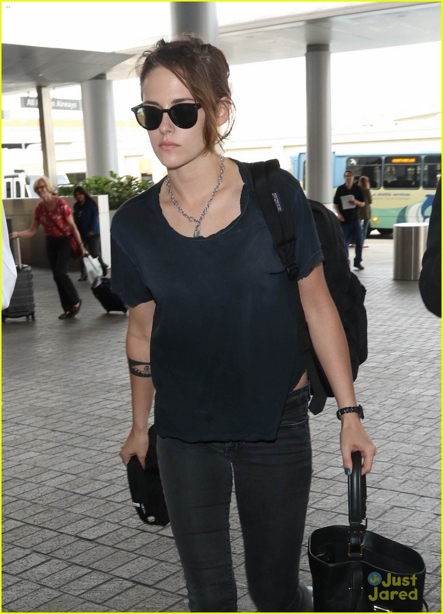 kristen stewart looks casual for lax departure before july 4th 21
