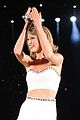 taylor swift welcomes andy grammer serayah 1989 tour 02