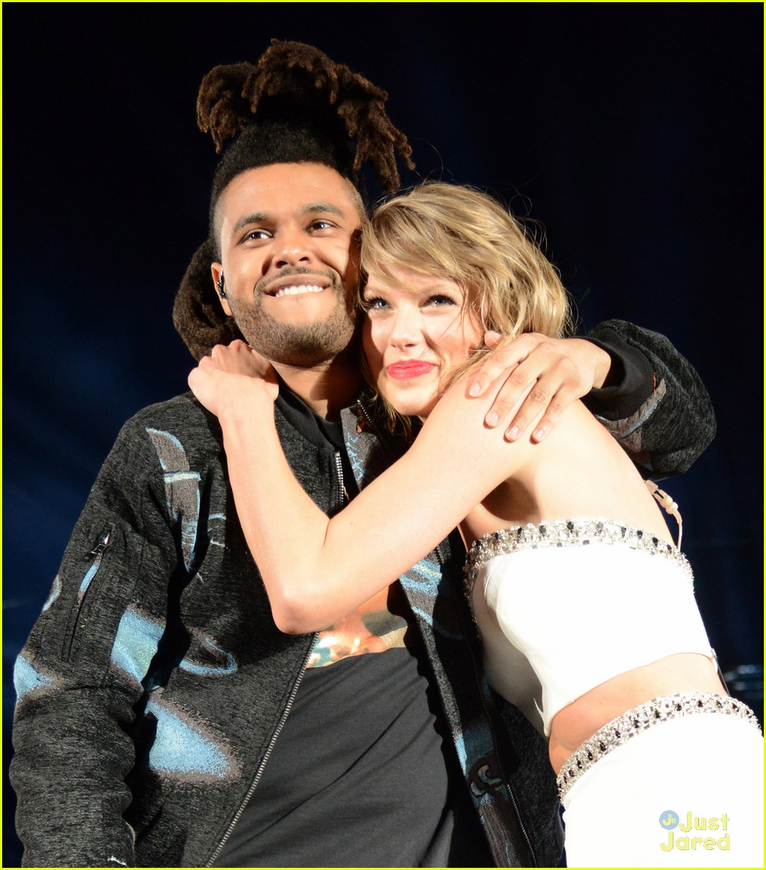 taylor swift sings cant feel my face with the weeknd 06