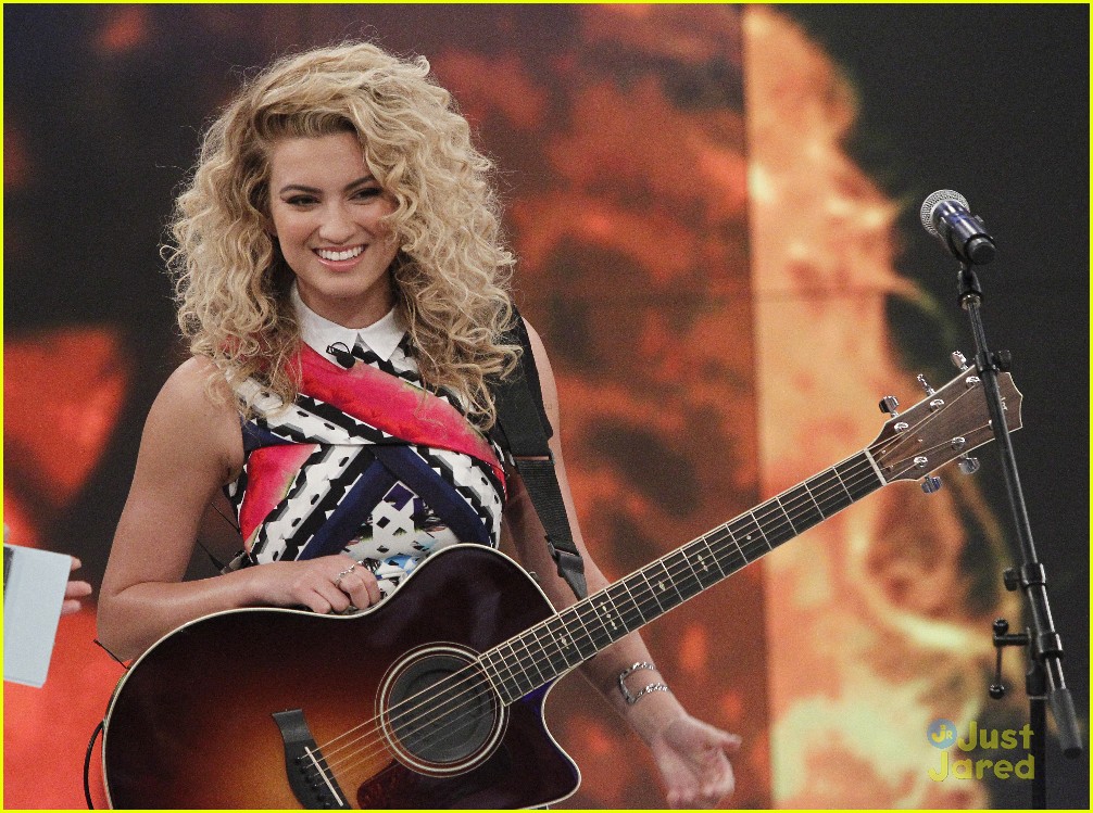 tori kelly view shouldve been us esb stop 03