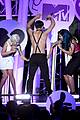 teen wolfs tyler posey strips down on stage at mtv fandom awards 27