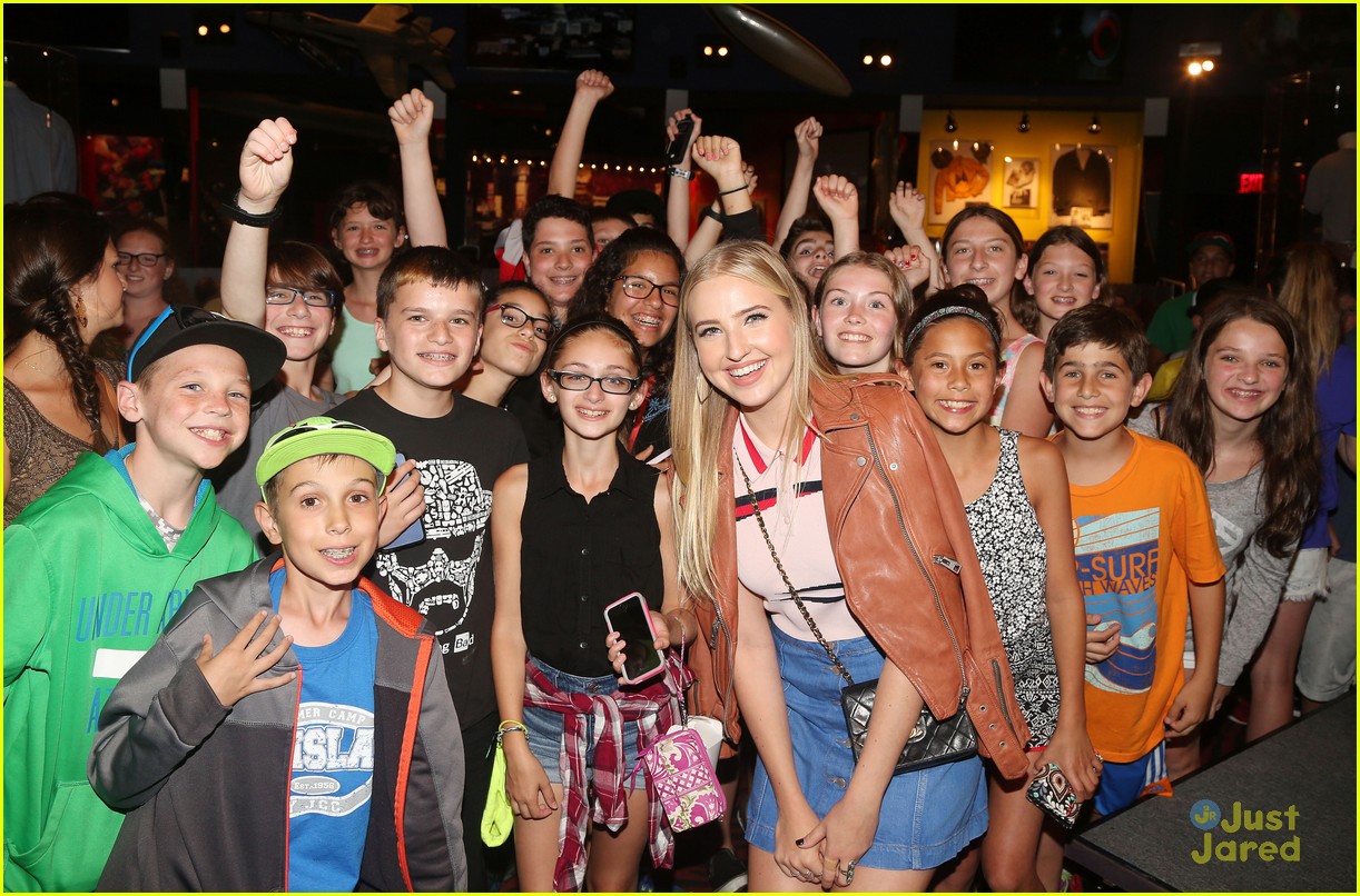 veronica dunne planet hollywood nyc meet greet 26