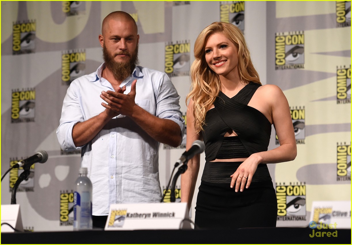vikings cast steps out at comic con debuts new trailer 20