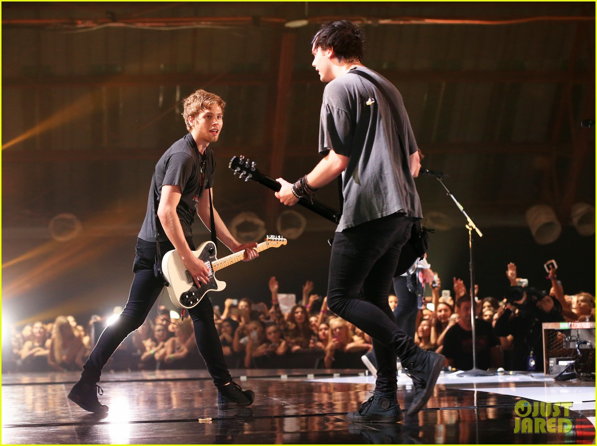 5 seconds of summer vevo certified 32