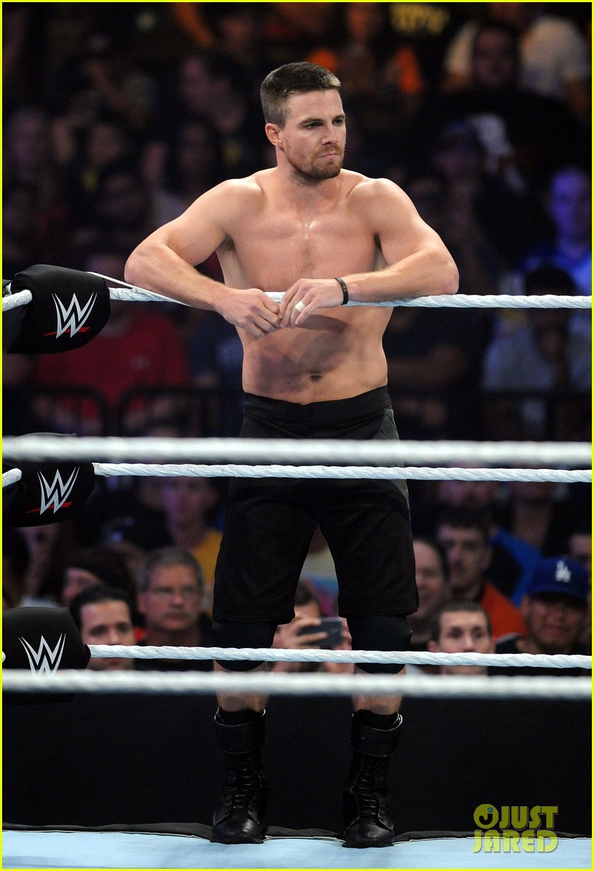 stephen amell goes shirtless for epic summerslam fight 11