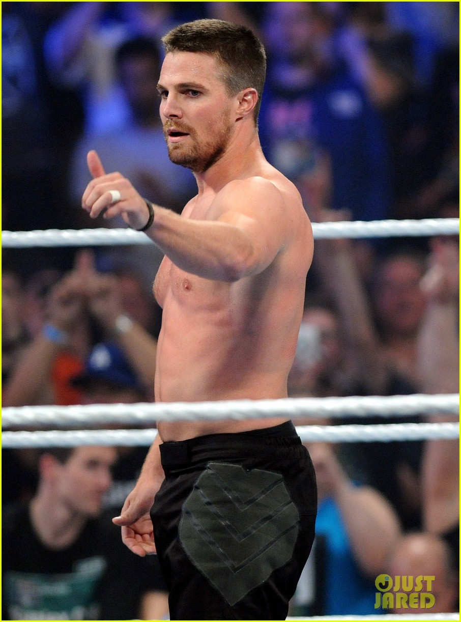 stephen amell goes shirtless for epic summerslam fight 16