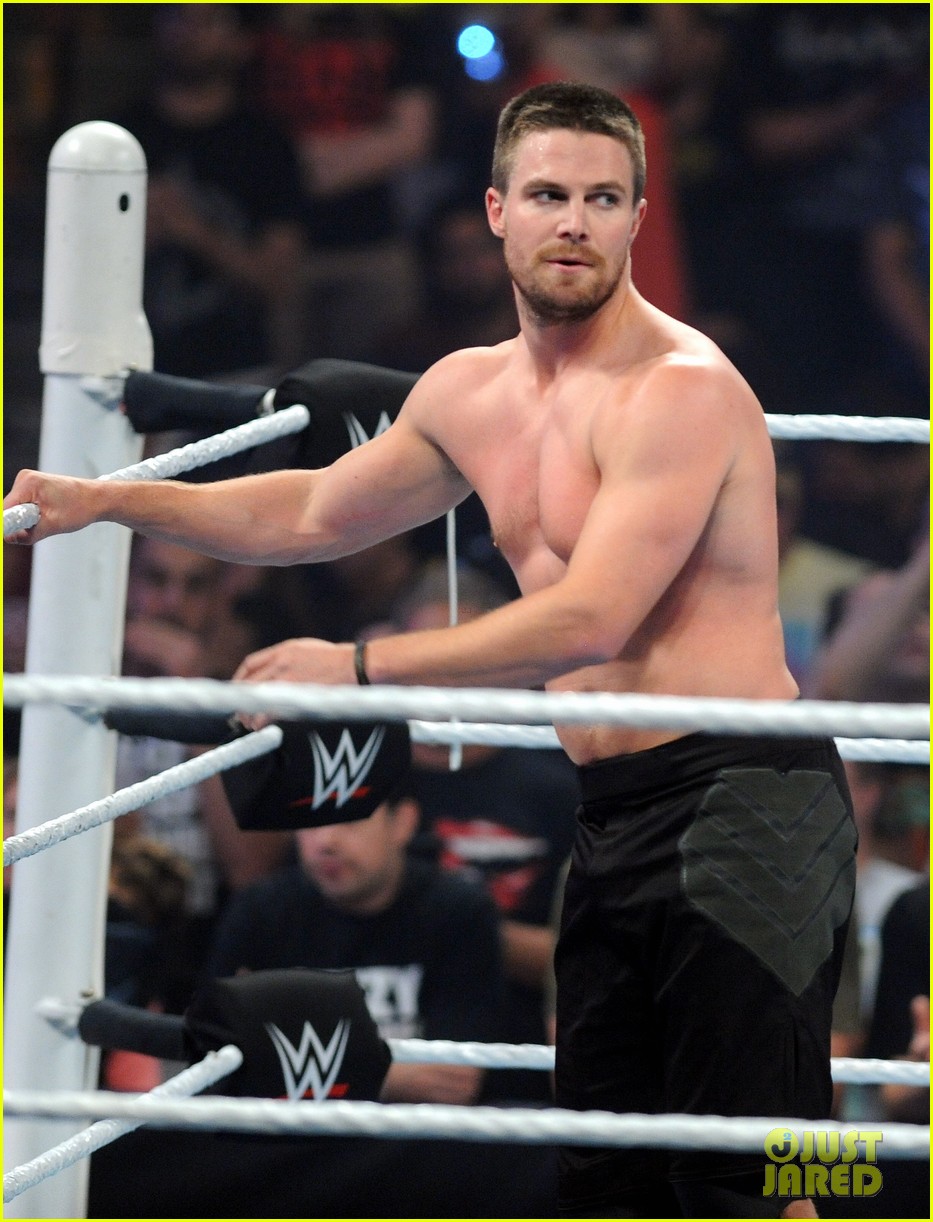 stephen amell goes shirtless for epic summerslam fight 17