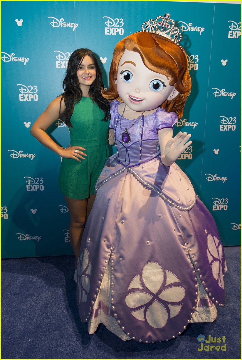 ariel winter sofia first live read d23 expo 08