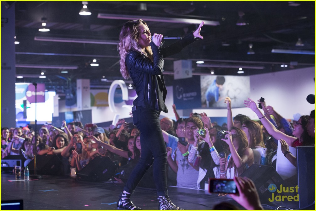 bea miller freaks out over teen choice win 14