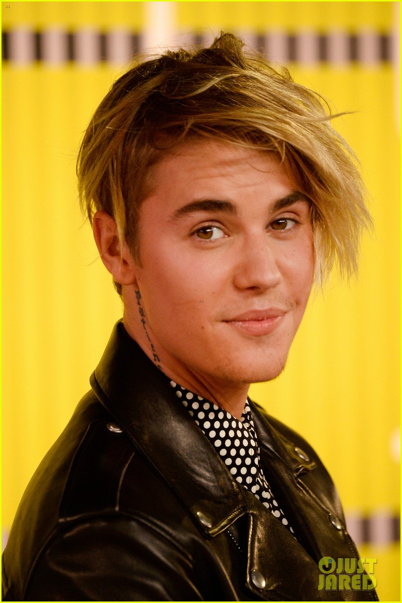 Singer Justin Bieber gets new side-swept, undershaved hairstyle - UPI.com