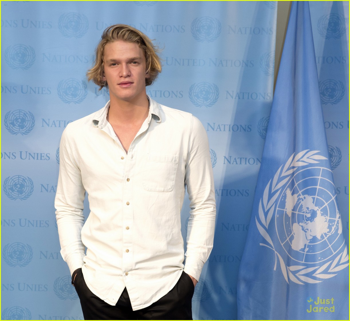 cody simpson hands over twitter acct humanitarian day 04