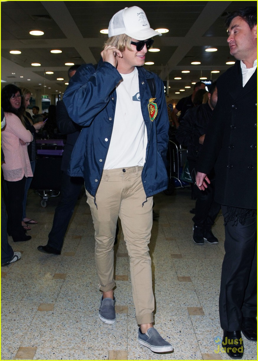 cody simpson psyched to be home australia 03