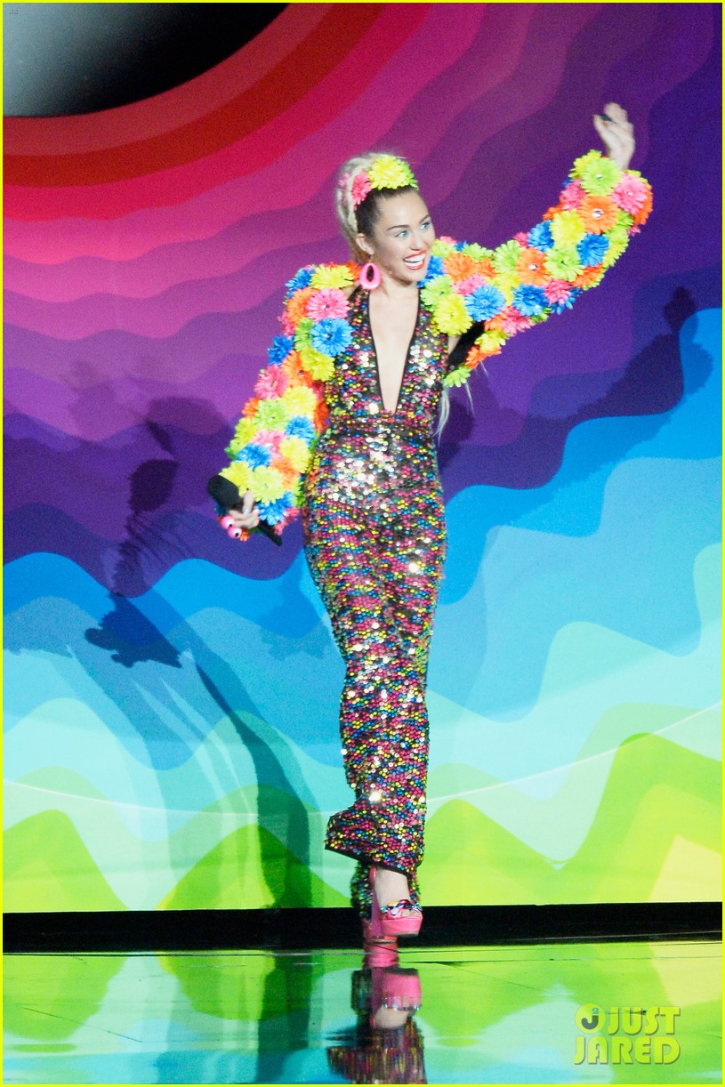miley cyrus and her dead petz is online for free 08