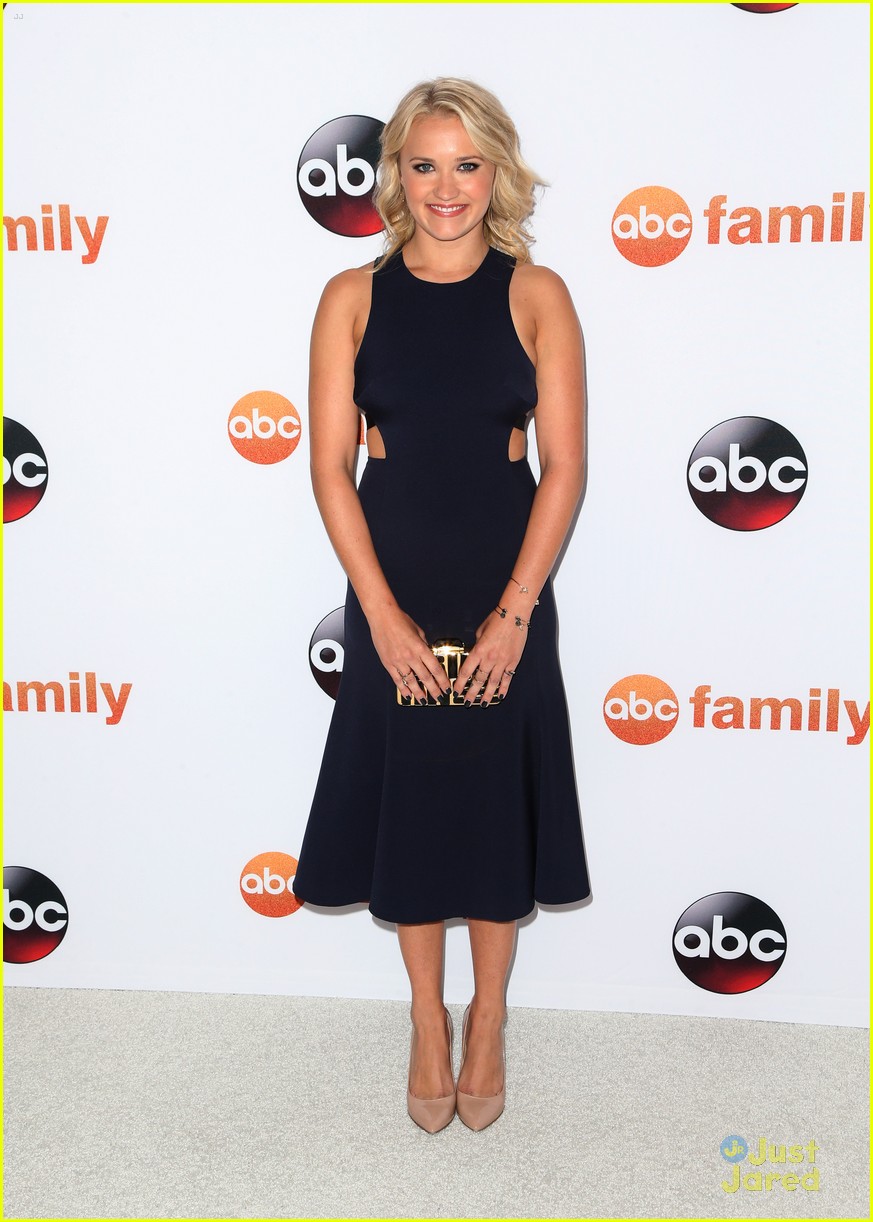emily osment chelsea kane baby young hungry abc tca party 09