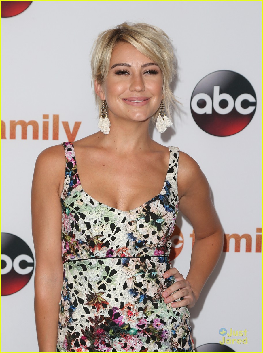 emily osment chelsea kane baby young hungry abc tca party 13