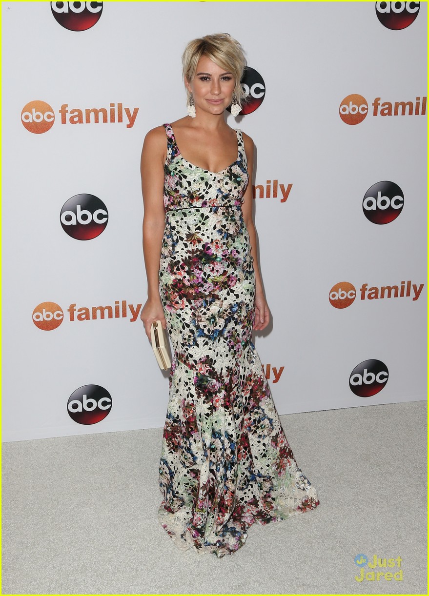 emily osment chelsea kane baby young hungry abc tca party 17