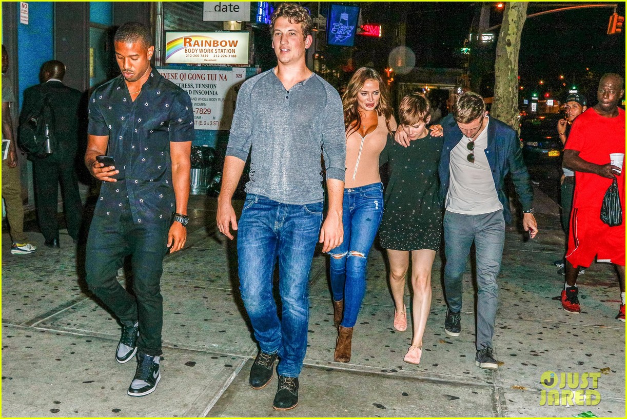 fantastic four hold hands nyc 14