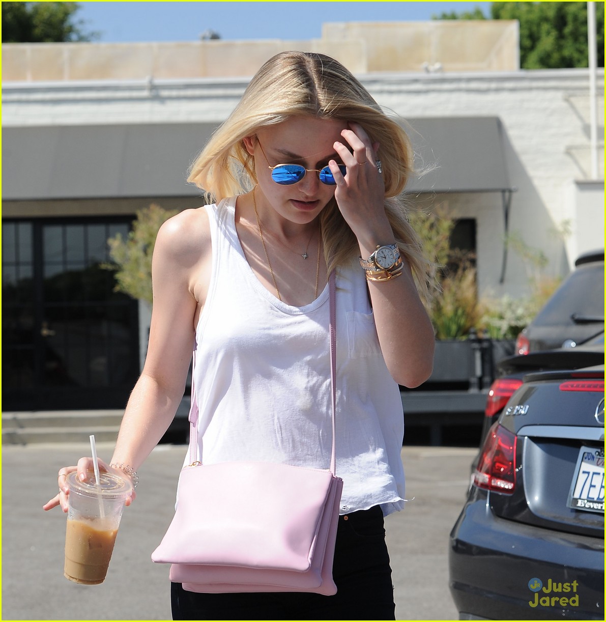 elle fanning lunch dakota hair appointment separate outings 05