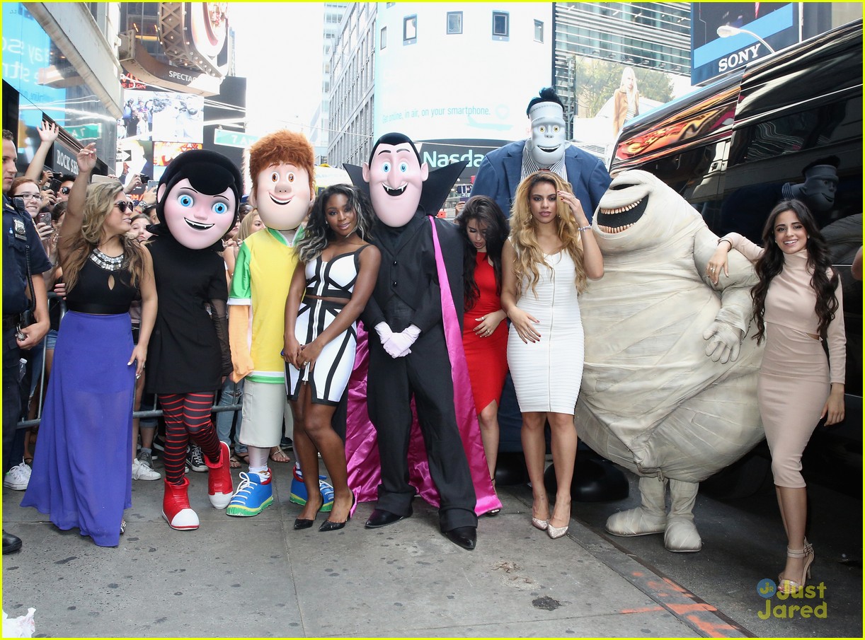 fifth harmony monster video premiere times square 14