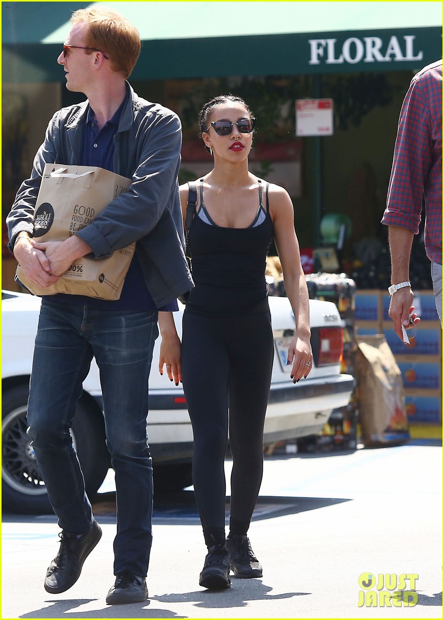 fka twigs whole foods grocery shopping 07