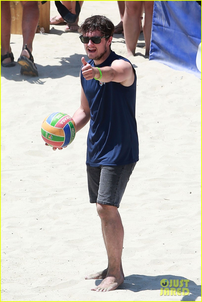 josh hutcherson shows off his skills at celebrity charity volleyball match 01