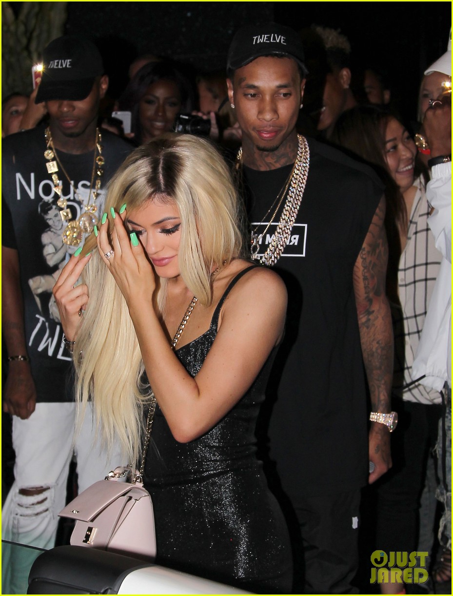tyga surprises kylie jenner with brand new 01