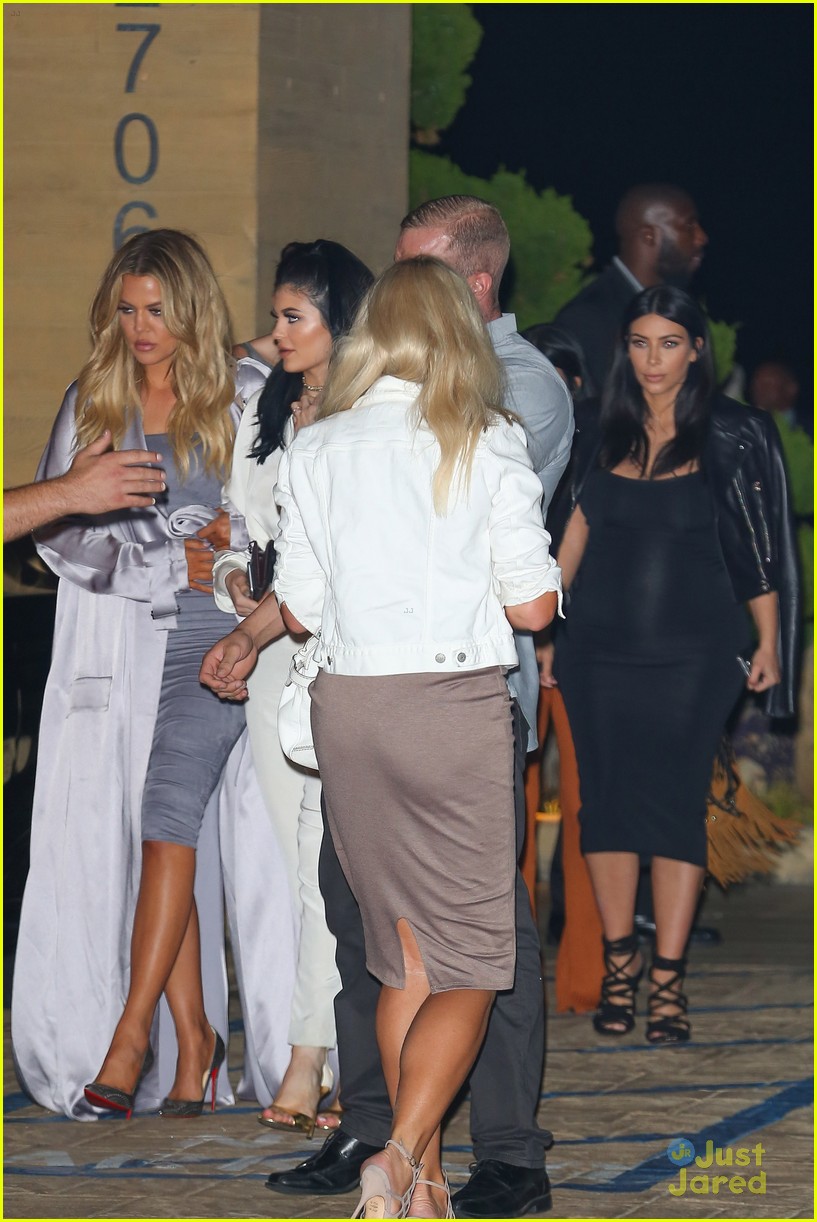 kendall jenner goes casual chic for kylies 18th birthday dinner 40