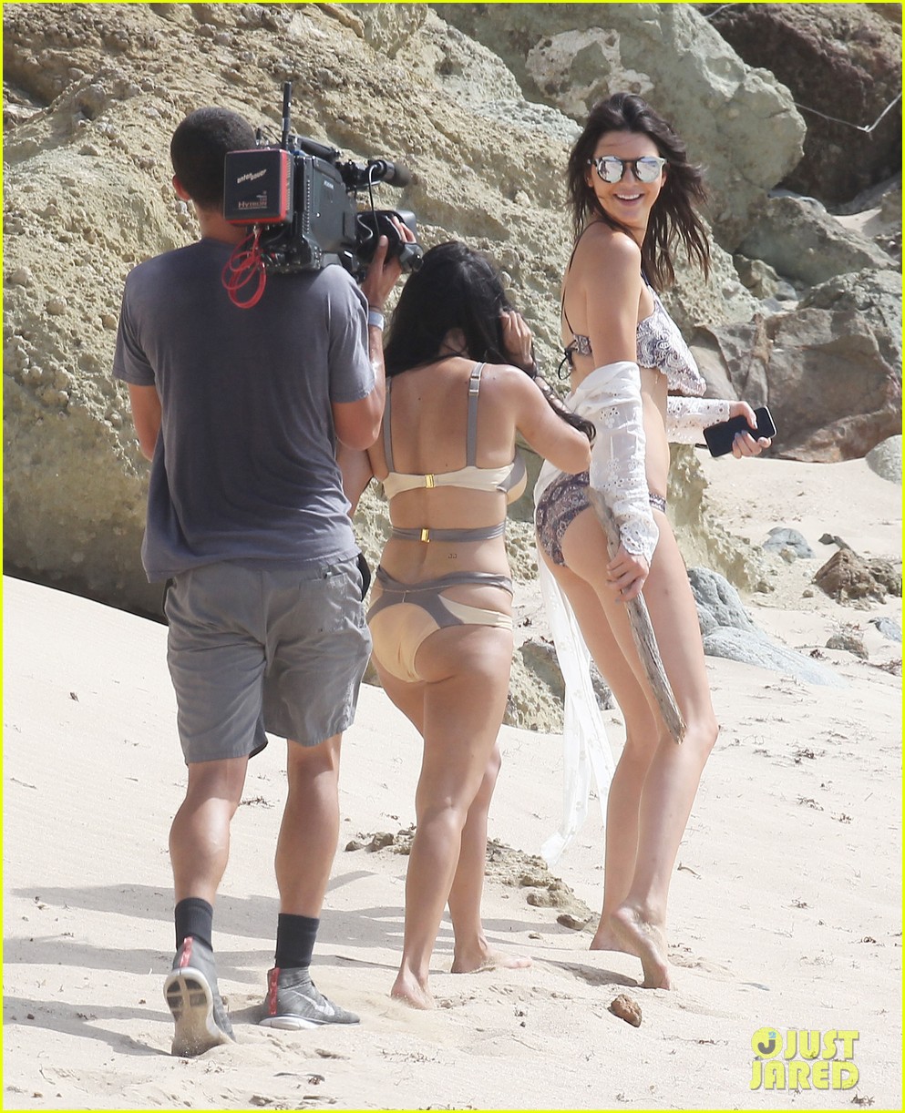 kendall kourtney kardashian bikini st barts beach 06