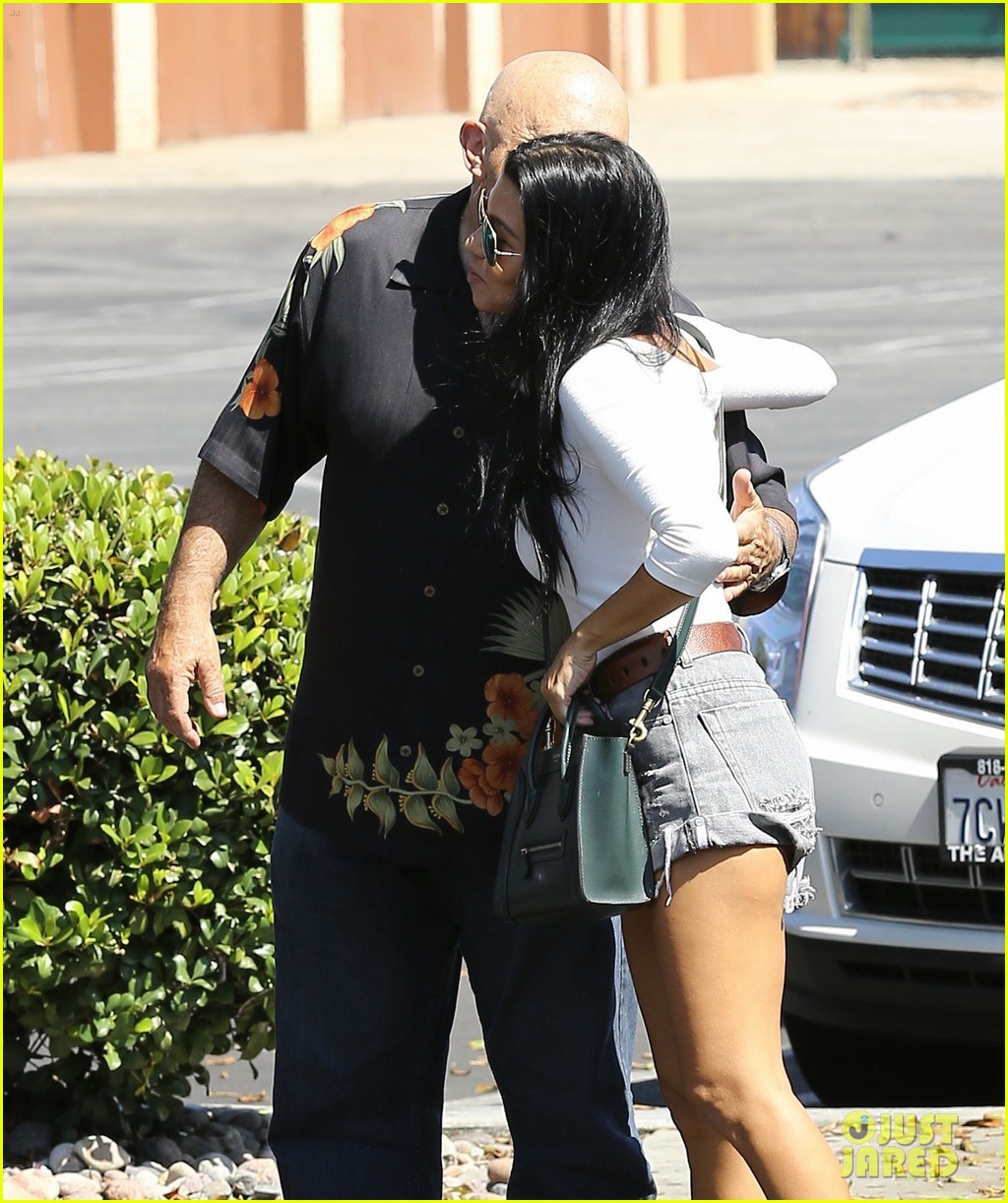 kylie jenner back in town after beach vacation 06