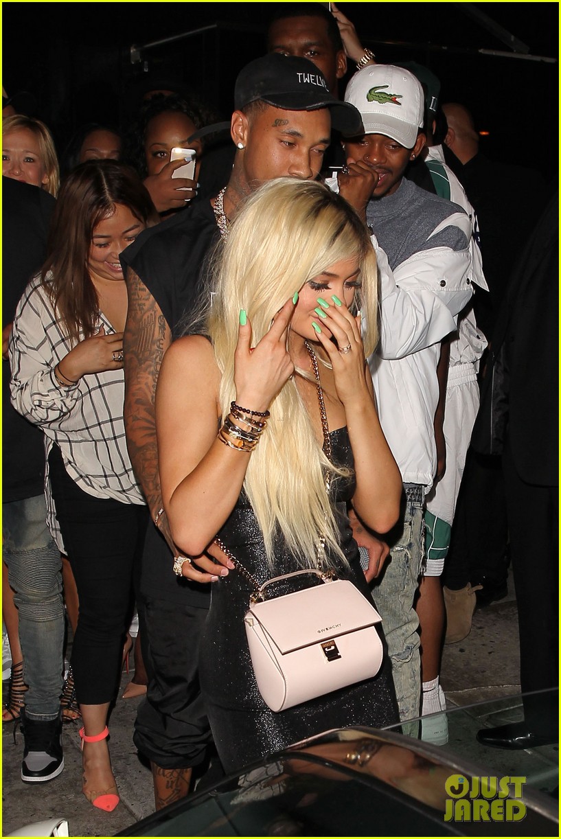 kylie jenner reportedly crashed her brand new ferrari 14