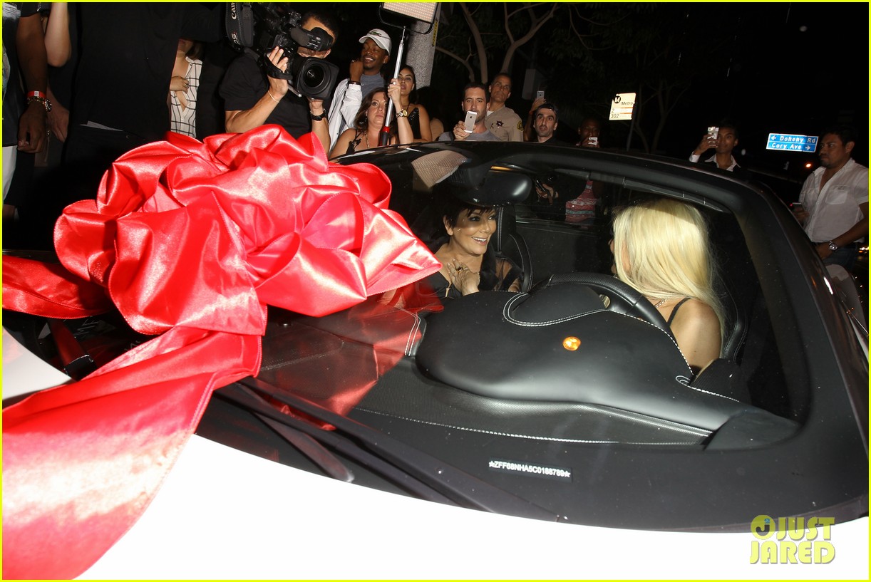 kylie jenner reportedly crashed her brand new ferrari 47