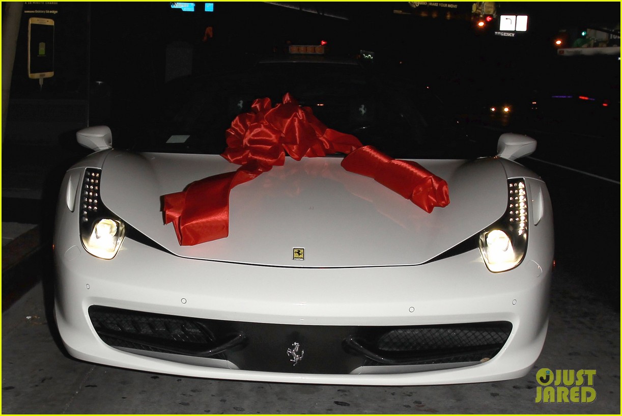 kylie jenner reportedly crashed her brand new ferrari 51