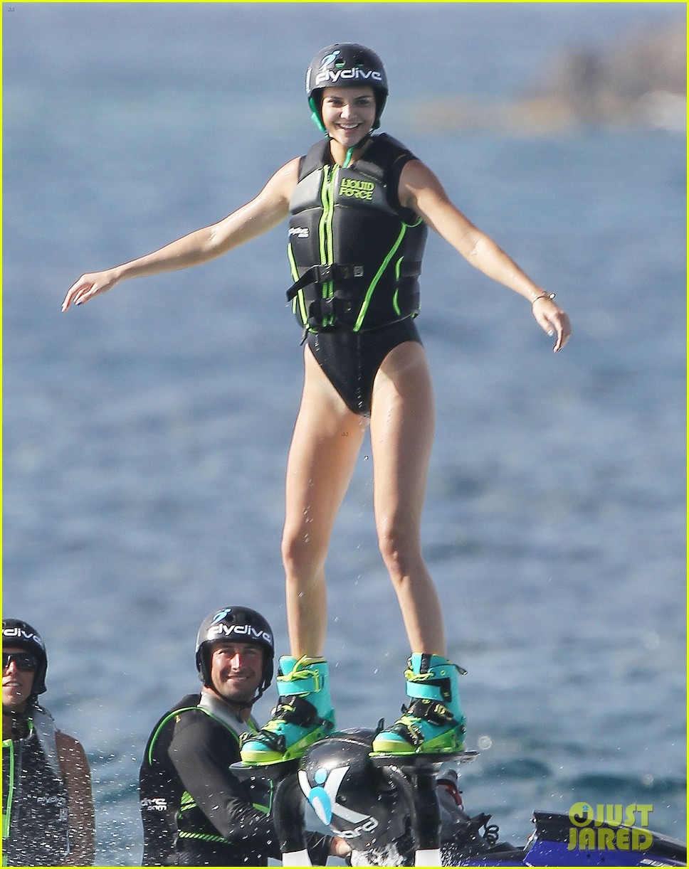 kylie jenner tyga hold hands flyboarding 21